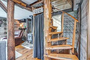 Secluded Cabin w/ Hot Tub in Hocking Hills