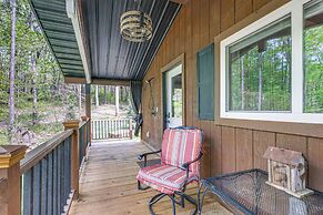 Secluded Cabin w/ Hot Tub in Hocking Hills