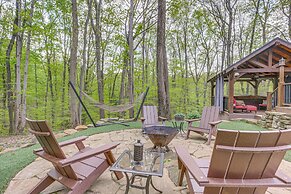 Secluded Cabin w/ Hot Tub in Hocking Hills