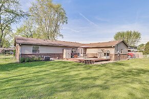 12 Mi to Indianapolis Motor Speedway: Home w/ Deck