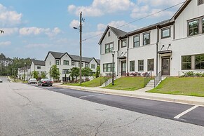 7 Mi to Dtwn: Sleek Retreat in Atlanta!