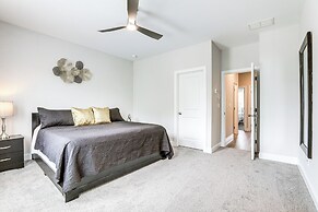 7 Mi to Dtwn: Sleek Retreat in Atlanta!