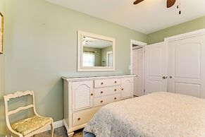 4 Mi to Venice Beach: Home w/ Patio & Yard