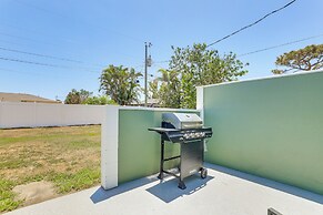 4 Mi to Venice Beach: Home w/ Patio & Yard