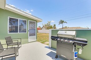 4 Mi to Venice Beach: Home w/ Patio & Yard