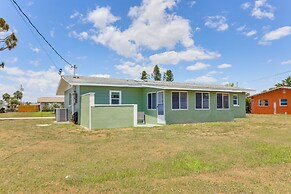 4 Mi to Venice Beach: Home w/ Patio & Yard