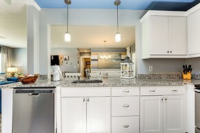 4 Mi to Venice Beach: Home w/ Patio & Yard