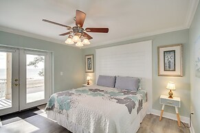 Front Row Beachfront Long Beach Getaway