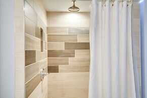 Front Row Beachfront Long Beach Getaway