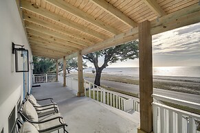 Front Row Beachfront Long Beach Getaway