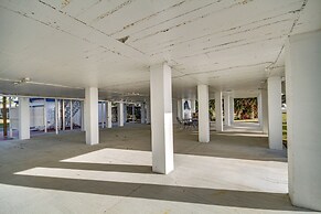 Front Row Beachfront Long Beach Getaway