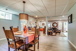 Spacious Yard & Bbq: Chic Escape in Lawrenceville!