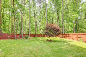 Spacious Yard & Bbq: Chic Escape in Lawrenceville!