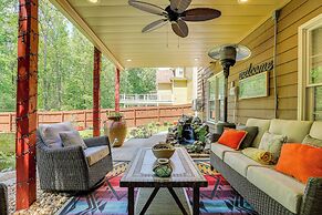 Spacious Yard & Bbq: Chic Escape in Lawrenceville!