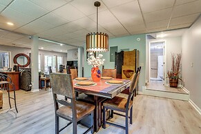 Spacious Yard & Bbq: Chic Escape in Lawrenceville!