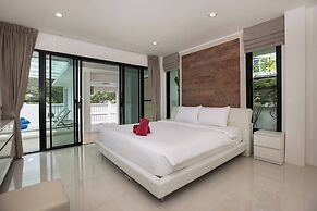 Designer 3BR Villa Silver Pool in Kamala