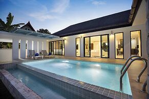 Designer 3BR Villa Silver Pool in Kamala