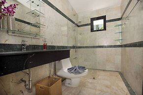 Designer 3BR Villa Silver Pool in Kamala