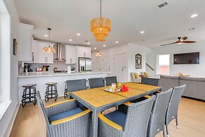 Steps to Beach: Home w/ Ocean View in Navarre!