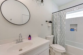 Steps to Beach: Home w/ Ocean View in Navarre!