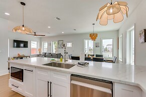 Steps to Beach: Home w/ Ocean View in Navarre!