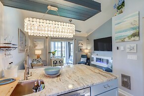 Boat Slip & Pool Access: Oak Harbor Haven!