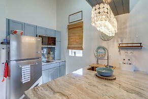 Boat Slip & Pool Access: Oak Harbor Haven!