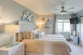 Boat Slip & Pool Access: Oak Harbor Haven!