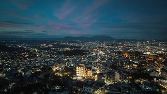 Dalat Roof Hotel