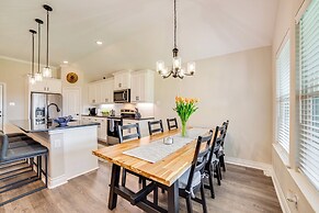 1 Mi to Splash Kingdom Air Patrol: Home w/ Patio!