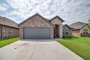 1 Mi to Splash Kingdom Air Patrol: Home w/ Patio!