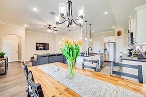 1 Mi to Splash Kingdom Air Patrol: Home w/ Patio!