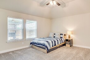 1 Mi to Splash Kingdom Air Patrol: Home w/ Patio!