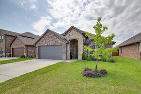 1 Mi to Splash Kingdom Air Patrol: Home w/ Patio!