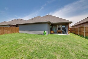 1 Mi to Splash Kingdom Air Patrol: Home w/ Patio!
