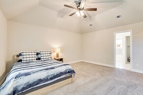 1 Mi to Splash Kingdom Air Patrol: Home w/ Patio!