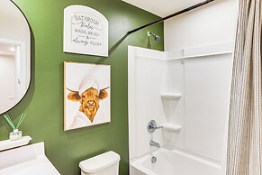 3 Mi to Dtwn Franklin: Family-friendly Townhouse