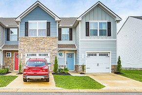 3 Mi to Dtwn Franklin: Family-friendly Townhouse