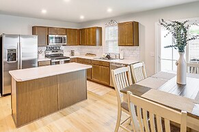 3 Mi to Dtwn Franklin: Family-friendly Townhouse