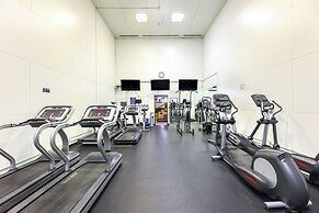 Val Vista Lakes Group Getaway: Lake & Pool Access!