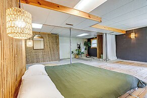 < 1 Mi to Tuttle Creek Lake: Cabin w/ 2 Kayaks!