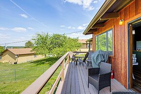 < 1 Mi to Tuttle Creek Lake: Cabin w/ 2 Kayaks!