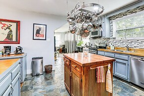 2 Mi to Lsu: Mid City Home w/ Yard & Patio!