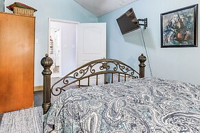 2 Mi to Lsu: Mid City Home w/ Yard & Patio!