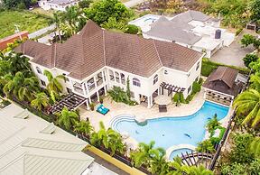 Orchids Palms Luxury Villa Pool Chef Hot Tub Airport Pickup