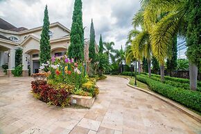 Orchids Palms Luxury Villa Pool Chef Hot Tub Airport Pickup