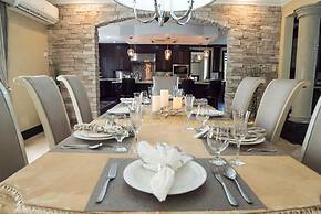 Orchids Palms Luxury Villa Pool Chef Hot Tub Airport Pickup