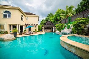 Orchids Palms Luxury Villa Pool Chef Hot Tub Airport Pickup