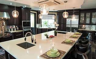 Orchids Palms Luxury Villa Pool Chef Hot Tub Airport Pickup