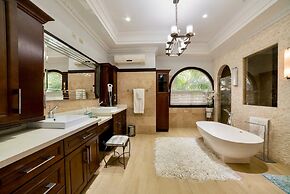 Orchids Palms Luxury Villa Pool Chef Hot Tub Airport Pickup